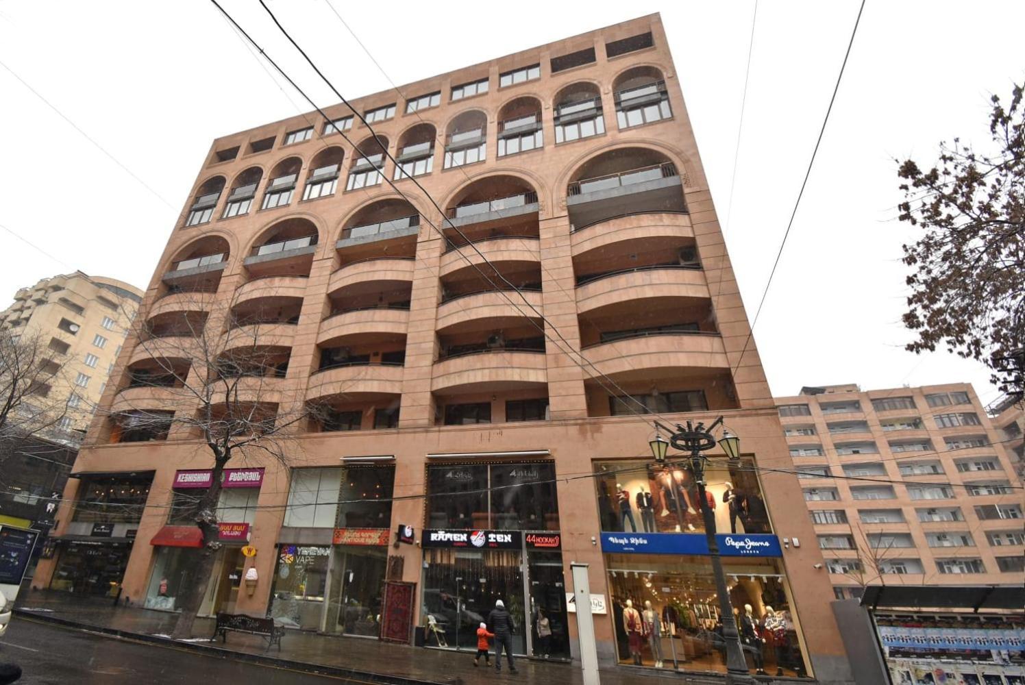 Armenak Apartment In Aram Str 耶烈万 外观 照片