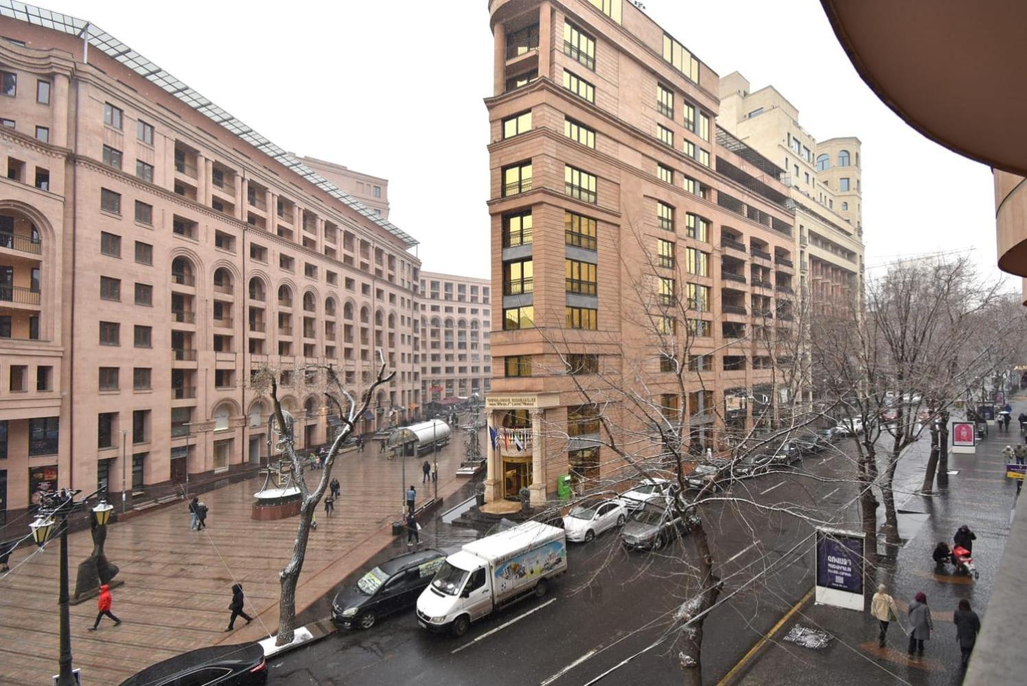 Armenak Apartment In Aram Str 耶烈万 外观 照片